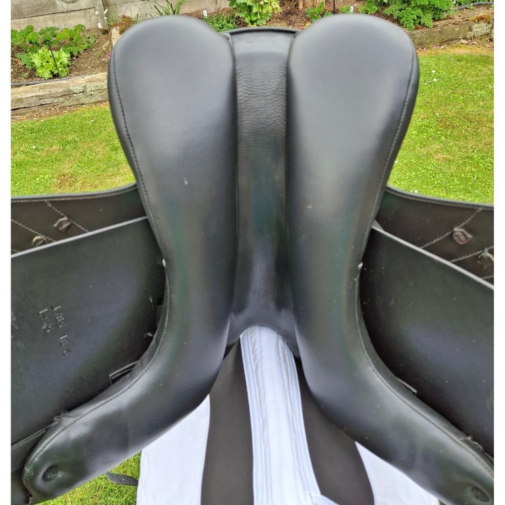 Kentaur Ithaka AP Dressage Saddle (display stock) - Image 7