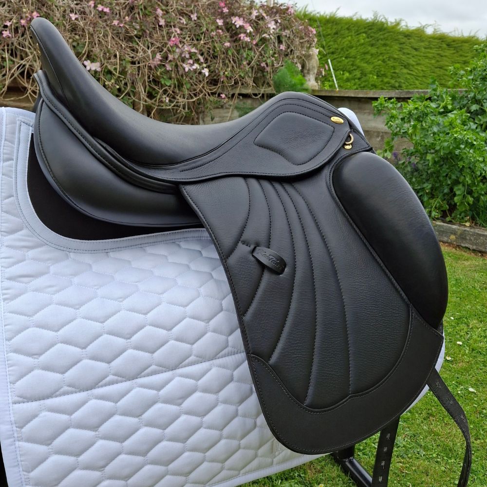Kentaur Ithaka AP Dressage Saddle (display stock) - Image 3