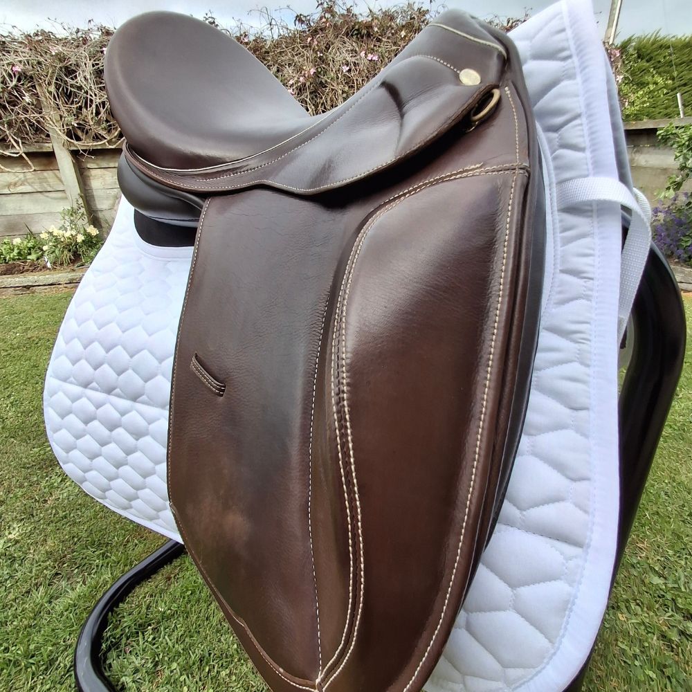 Kentaur Mono Pro Dressage Saddle (ex-demo) - Image 4